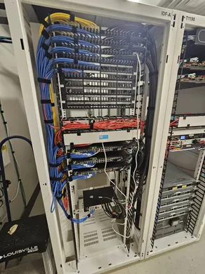 Detailed rack cabling